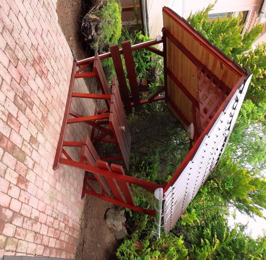 Flamingo Vendeghaz Bed & Breakfast Eger Exterior photo