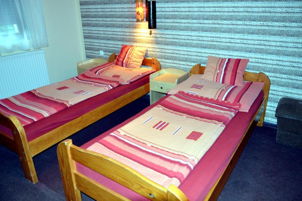 Flamingo Vendeghaz Bed & Breakfast Eger Exterior photo