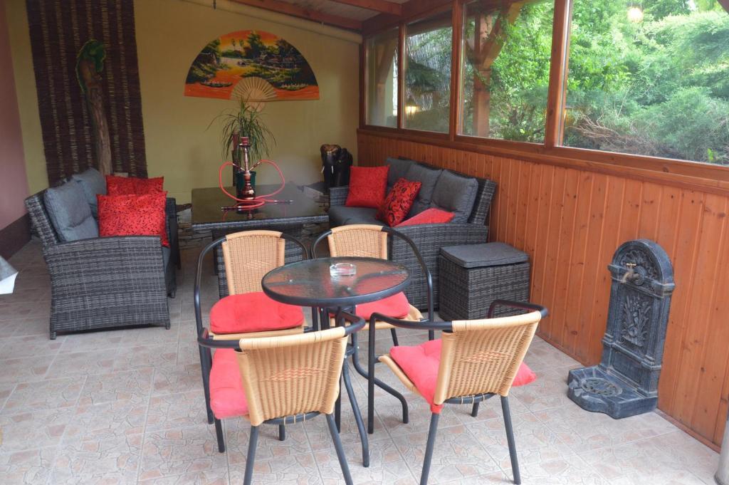 Flamingo Vendeghaz Bed & Breakfast Eger Exterior photo