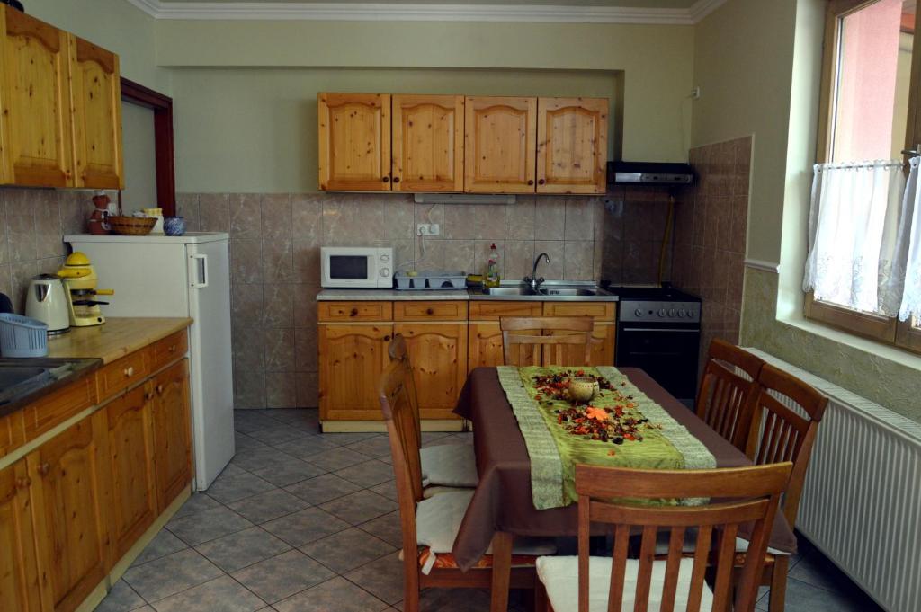 Flamingo Vendeghaz Bed & Breakfast Eger Exterior photo