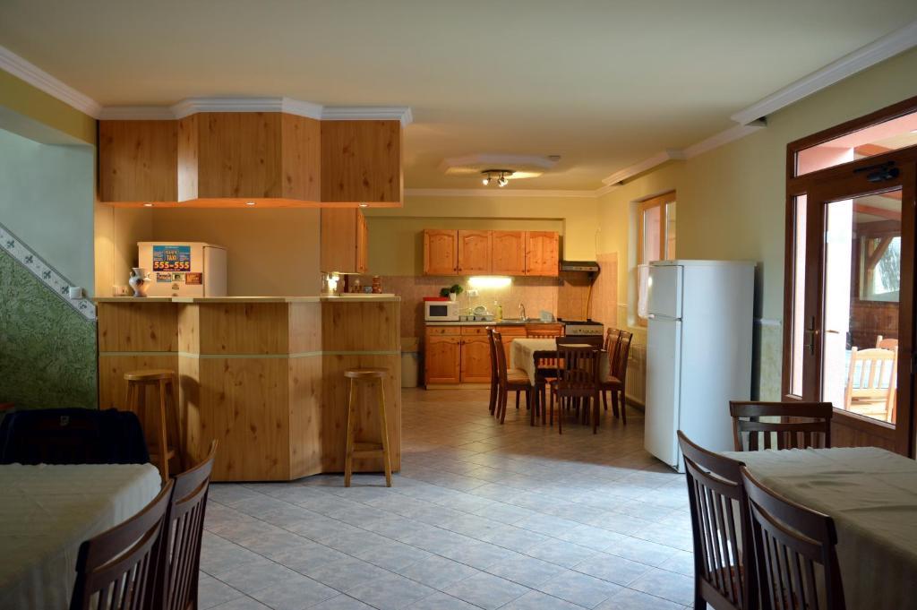 Flamingo Vendeghaz Bed & Breakfast Eger Exterior photo